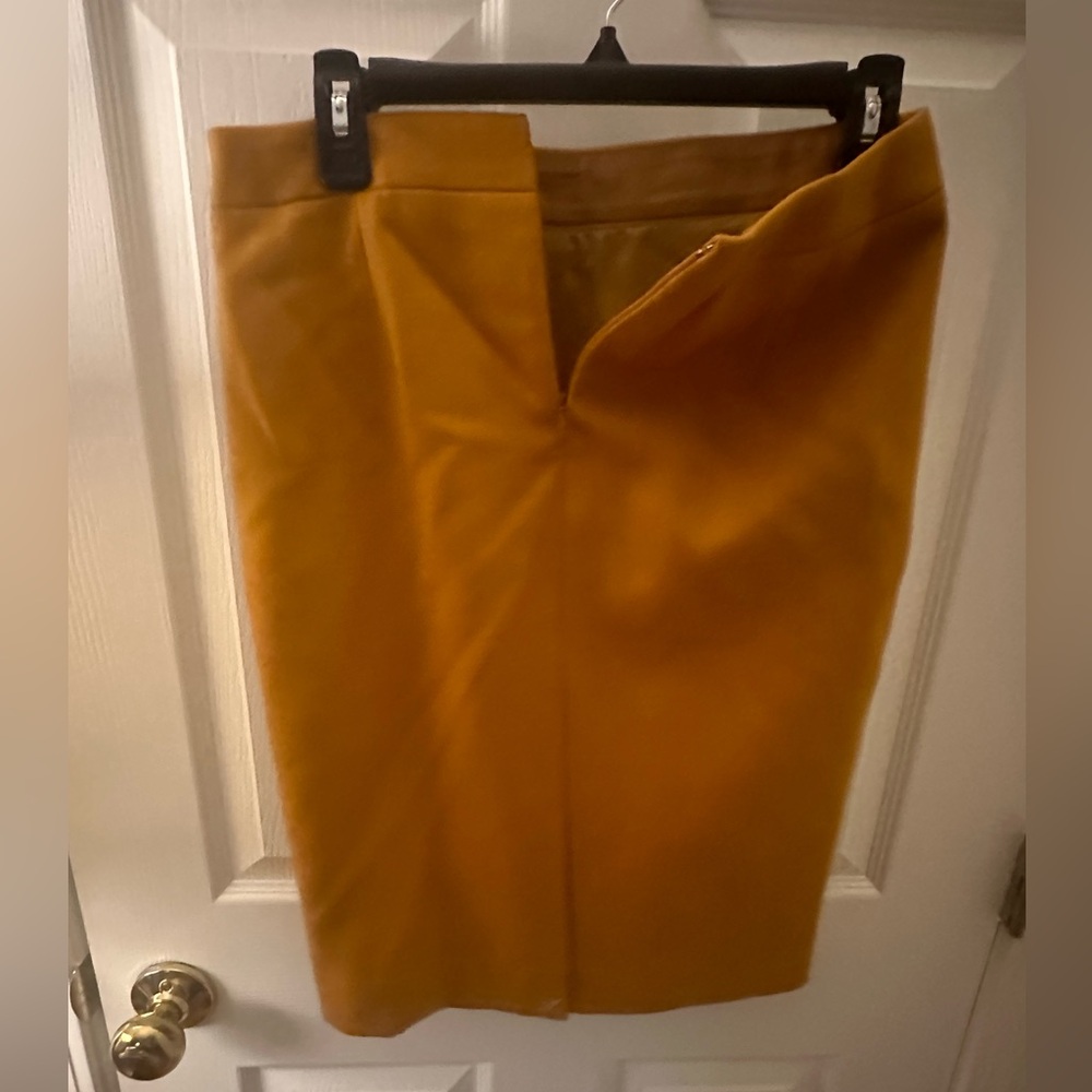 J Crew No 2 Pencil Skirt in Double-Serge Wool (color Heather Honey) - Picture 3 of 5